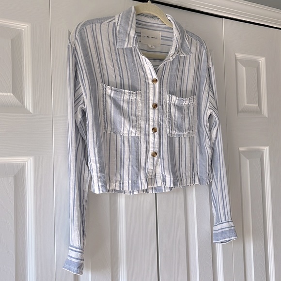 Aeropostale Striped Cropped Long Sleeve Button Down Shirt - Picture 4 of 8